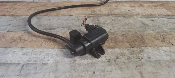 BMW 5 E60 E61 Turbo solenoid valve 7796631 7005790308