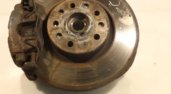 Volkswagen Touareg I Front wheel hub spindle knuckle 