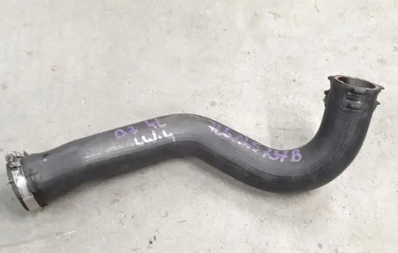 Intercooler hose/pipe