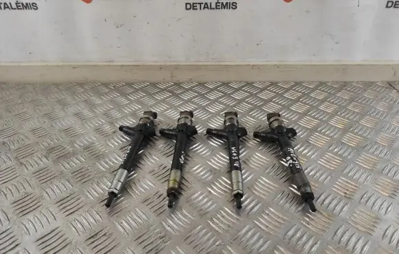 Toyota Avensis T250 Fuel injectors set 236700R030