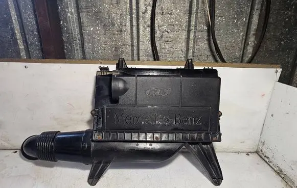 Mercedes-Benz Vito Viano W639 Air filter box A6395283106