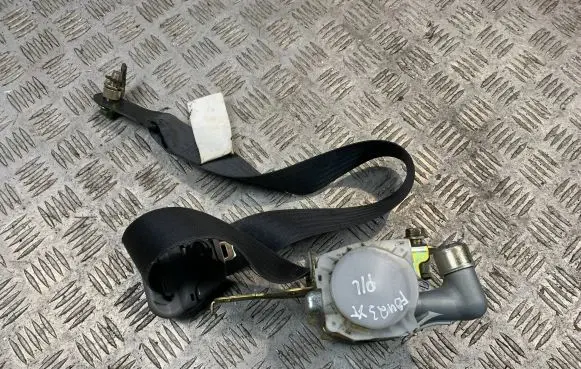 Subaru Forester SG Front seatbelt