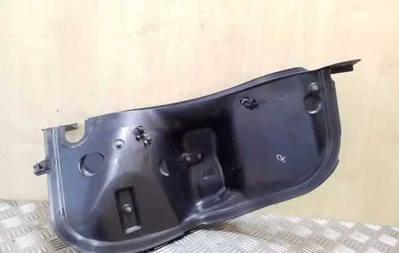 Volkswagen Touareg II Other engine bay part 7P6819512