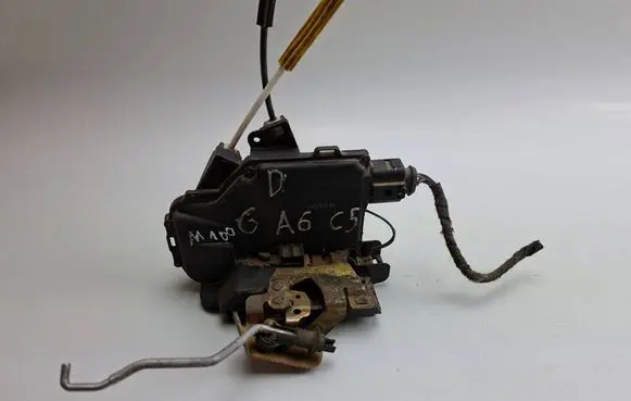 Audi A6 S6 C5 4B Rear door lock 4B0839016B