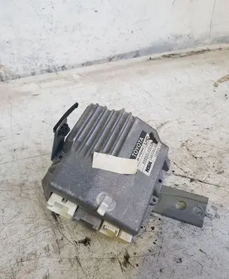 Toyota Corolla E120 E130 Power steering control unit/module 8965002010