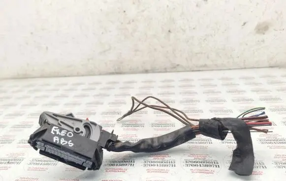 Seat Exeo (3R) ABS module connector plug 4F0973038