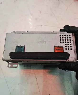 Radio/CD/DVD/GPS head unit