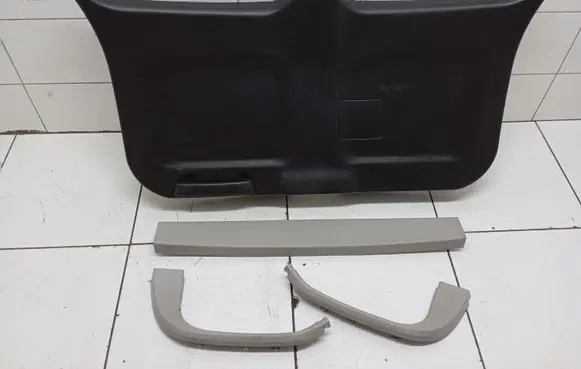 Chevrolet Captiva Tailgate trim 96630585