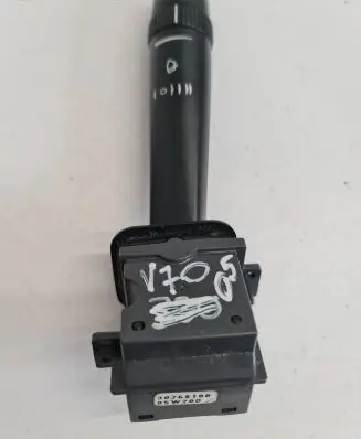 Volvo V70 Wiper control stalk 30768100