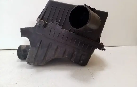 Chevrolet Captiva Air filter box 20956221