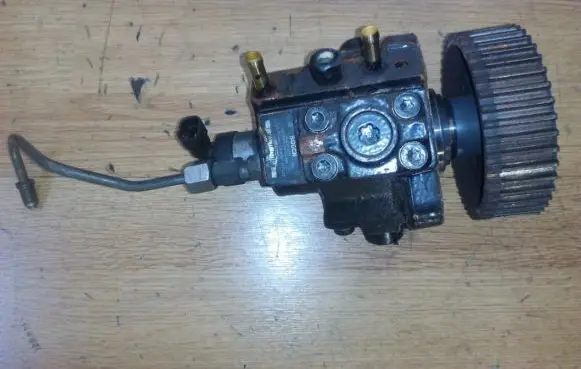 Fuel injection high pressure pump