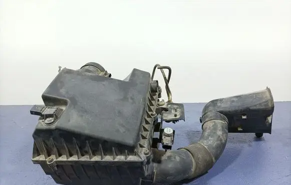 Volkswagen Amarok Air filter box 2H0129620