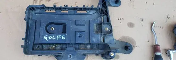 Volkswagen Golf VI Battery tray 1K0915333