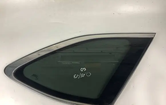 Subaru Outback (BS) Rear side window