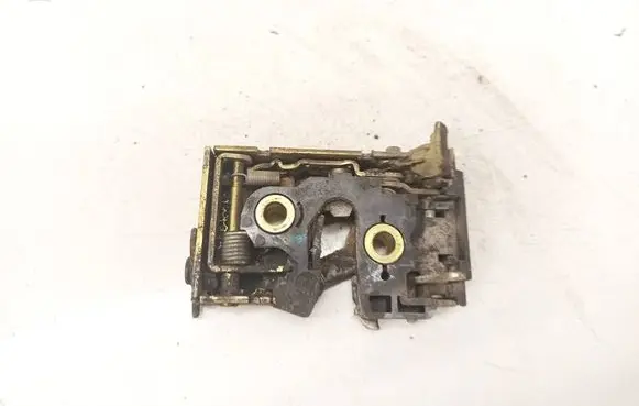 Volkswagen PASSAT B4 Rear door lock 357839016D