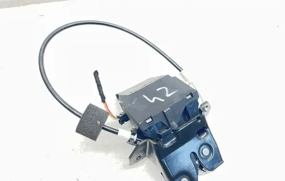 Mercedes-Benz E W211 Loading door lock A1717500085