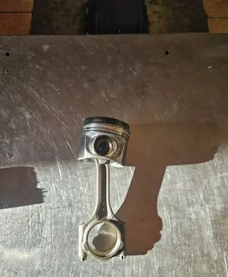 Volvo V60 Piston 82L175