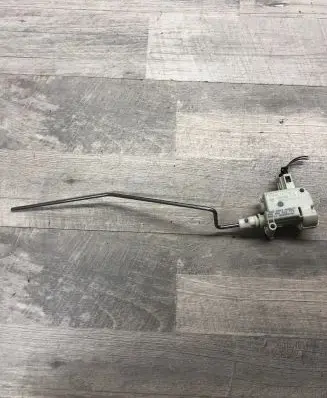 Volkswagen PASSAT B7 Central locking motor 3B0959781