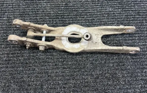 Mercedes-Benz C W205 Rear upper control arm/wishbone A2053300