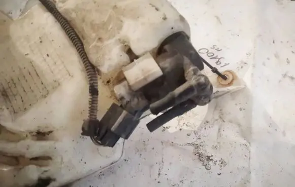Ford Focus C-MAX Windscreen/windshield washer pump 1s7117k624fe 1s71-17k624-fe
