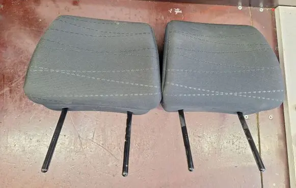 Toyota Yaris Front seat headrest 