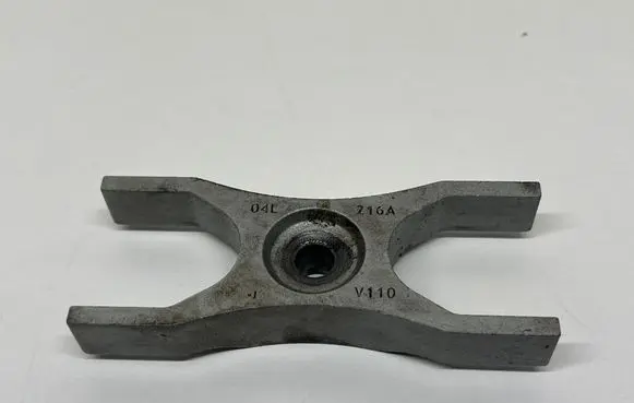 Audi Q5 SQ5 Fuel Injector clamp holder 04L216A V110