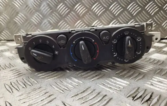 Ford Focus Climate control unit 7M5T19980AA