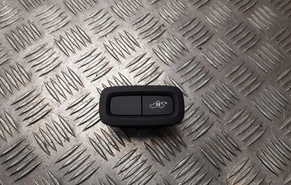 Volvo XC40 Tailgate opening switch 31674802
