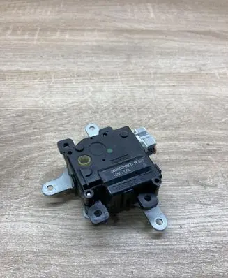 Toyota RAV 4 (XA30) Air flap motor/actuator 0638000920 L713