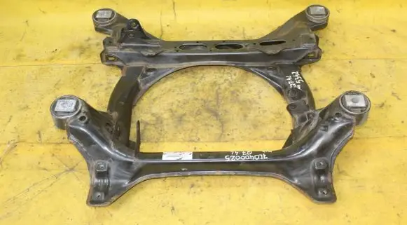 Audi Q7 4L Front axle beam 7L0400025