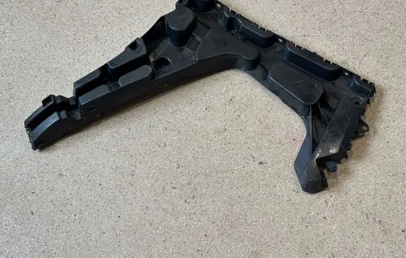 Seat Leon (5F) Bumper support mounting bracket corner 5F9807375