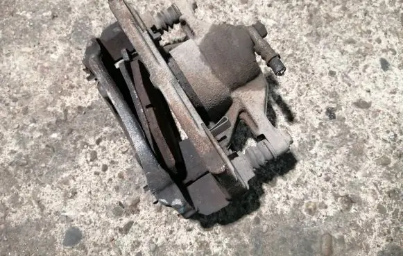 Toyota Verso Front brake caliper