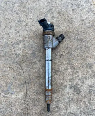 Fuel injector