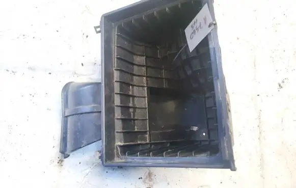 Jeep Cherokee Air filter box