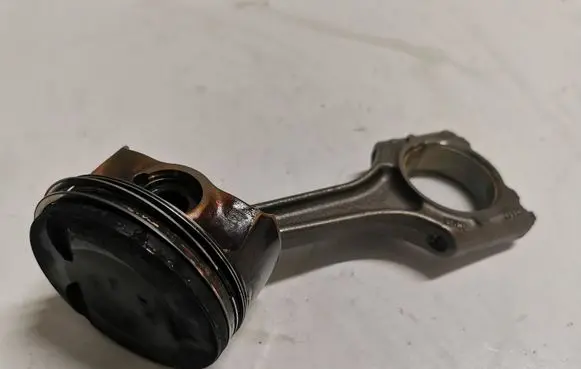 Audi A5 8T 8F Piston with connecting rod 06LB