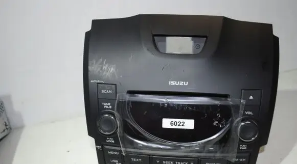 Isuzu D-Max Radio/CD/DVD/GPS head unit 8982436022