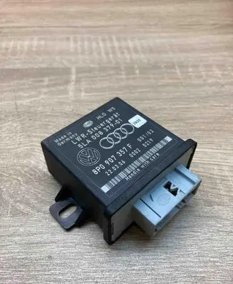 Audi Q7 4L Light module LCM 8P0907357F 5La008379