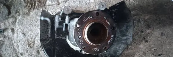Front wheel hub