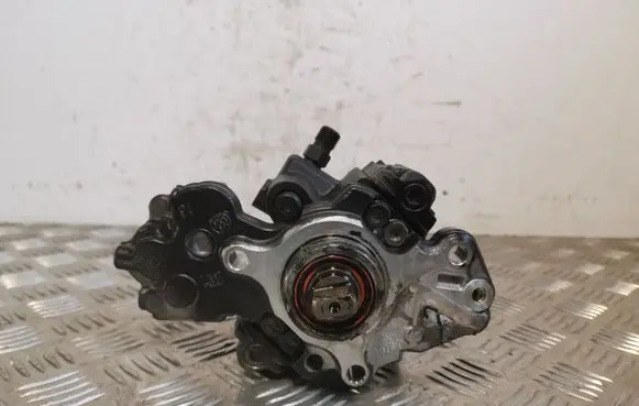 Ford Kuga II Fuel injection high pressure pump 9424A050A