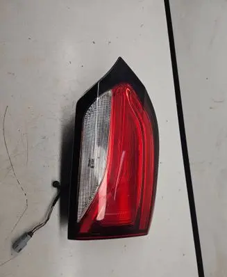 Chrysler Pacifica Tailgate rear/tail lights P68228952AE