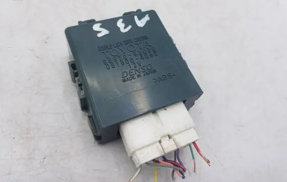 Lexus IS 220D-250-350 Door central lock control unit/module 8597053030 0515004060