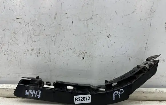 Mercedes-Benz Vito Viano W447 Front bumper mounting bracket a4478850421