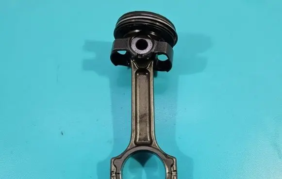 Piston