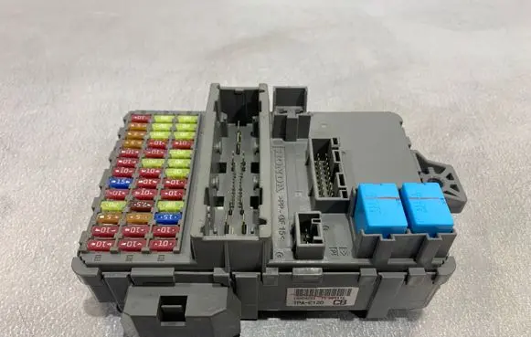 Honda CR-V Fuse module CBH0429S