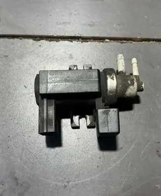 Audi A4 S4 B6 8E 8H Turbo solenoid valve 8e0906627b