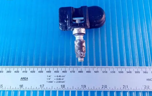 Mercedes-Benz C AMG W204 Tire pressure sensor A000905720 14351 005D40D3