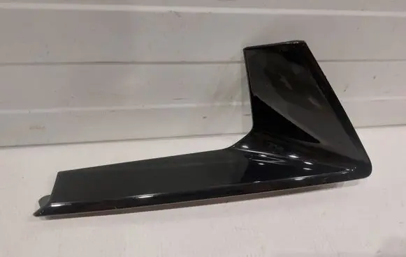 Chevrolet Camaro Front bumper lower grill 84324802