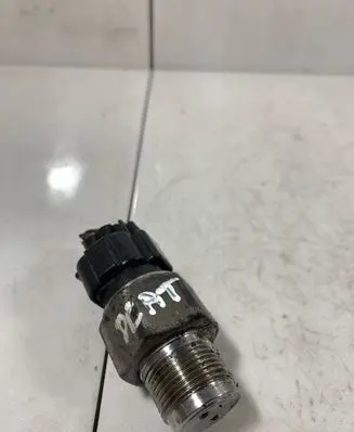 Fuel pressure sensor
