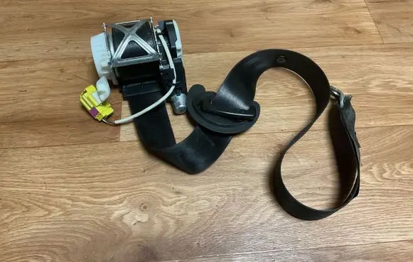 Volkswagen PASSAT B6 Front seatbelt 3C1857705F YD419149072 33046823