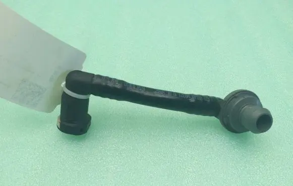 BMW 3 E90 E91 Vacuum line/pipe/hose 34337577337 7577337